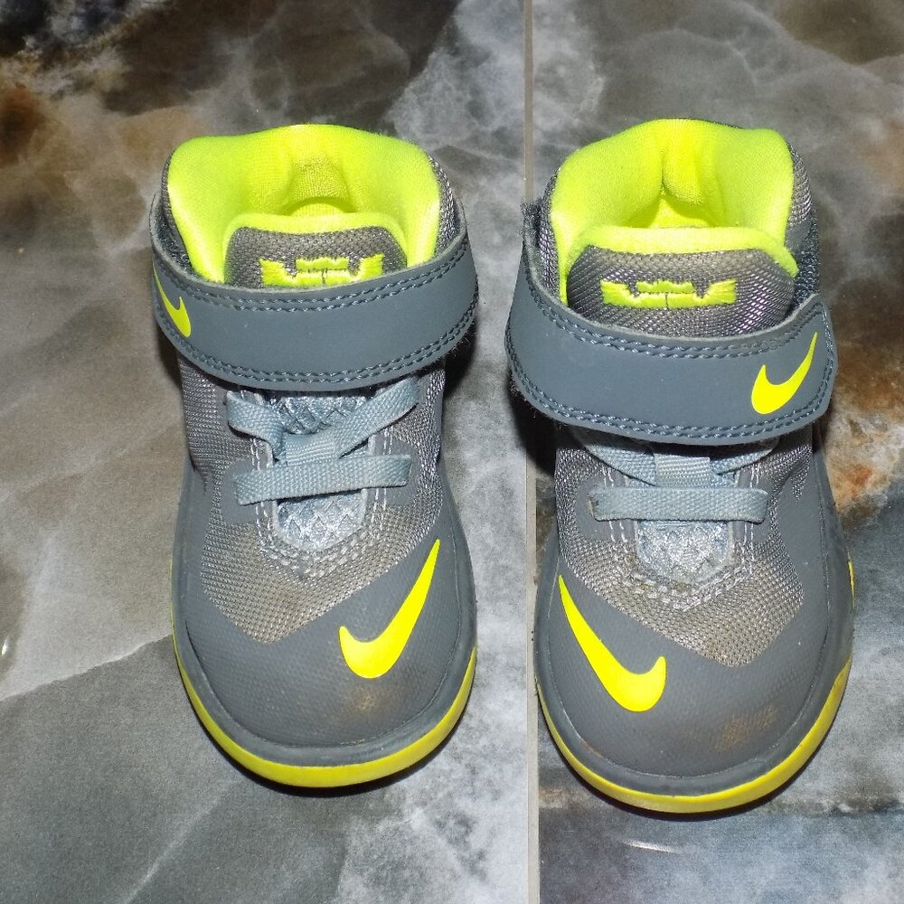 2014 Nike Lebron Soldier 8 Magnet Grey/Volt/Dark Magnet Grey Shoes Size 5C Boy's